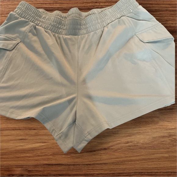 Avalanche Women's Cargo Shorts in Light Tan - Picture 2 of 6